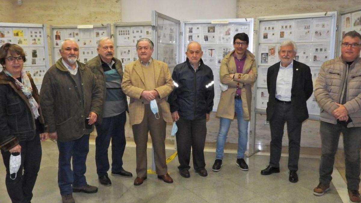 Inauguración de la exposición filatélica dedicada a la Semana Santa, en Correos.