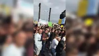 La Aldea de San Nicolás protesta en contra de las jaulas marinas