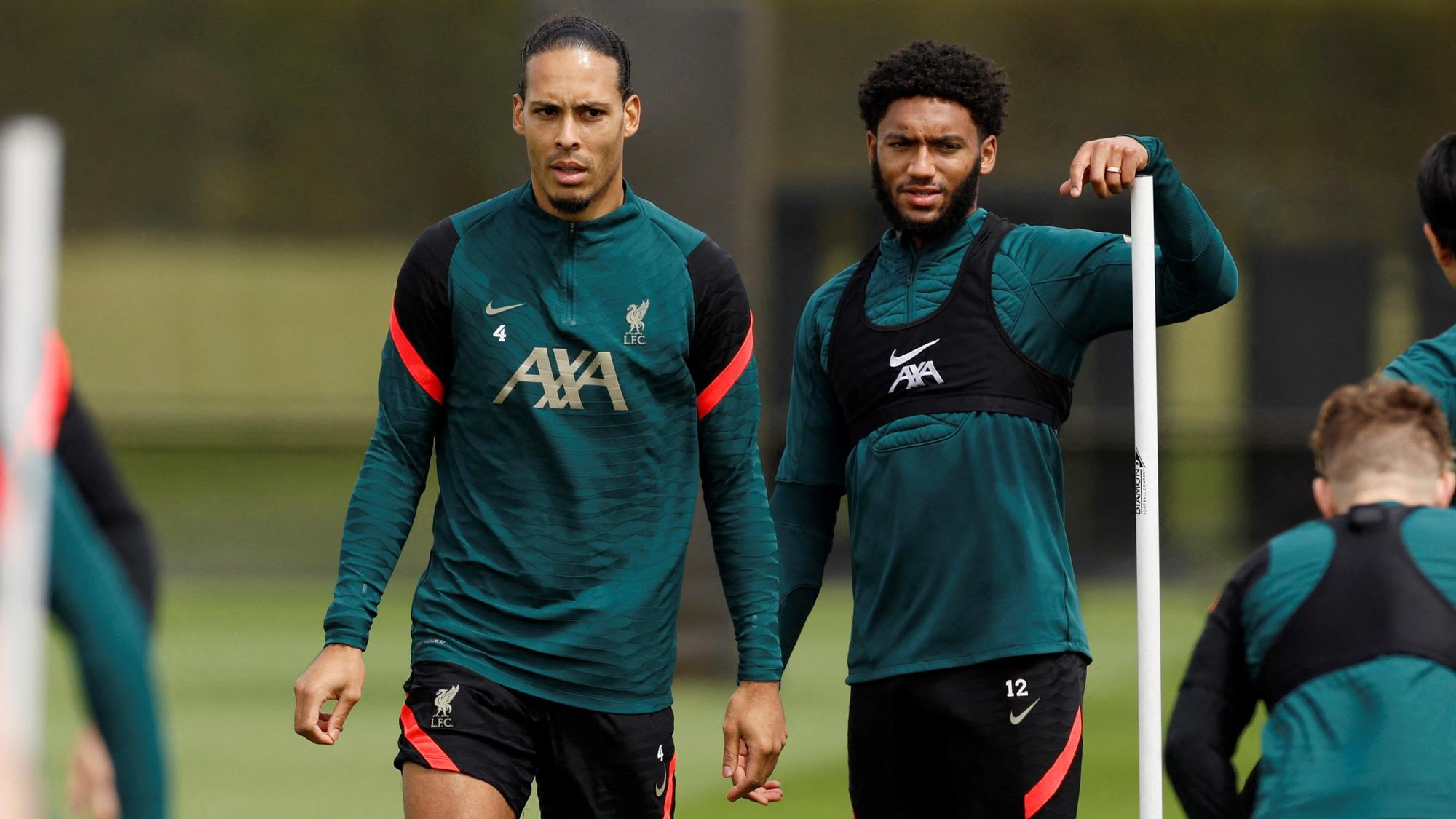 Virgil van Dijk y Joe Gomez, en el entrenamiento del Liverpool de este miércoles.