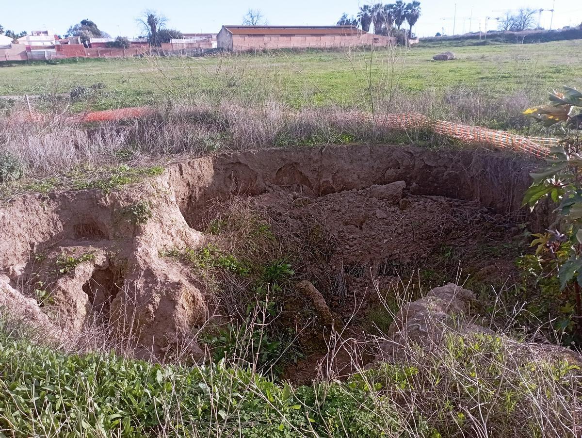 Socavón sobre la iglesia rupestre, en enero.