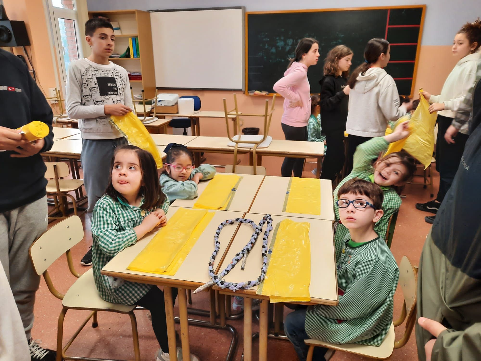 Los alumnos del Arregui, en la Pola, a tope de actividades: así ha sido la despedida de trimestre