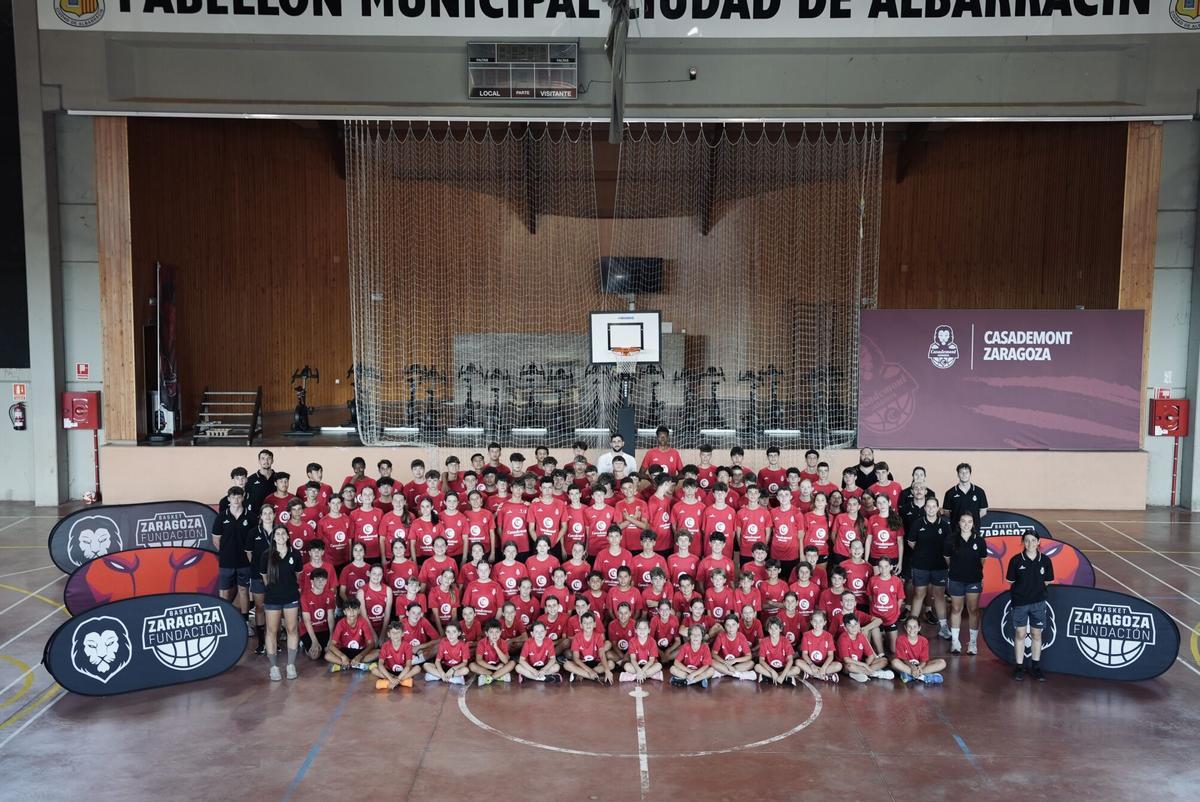 JAIME FERNÁNDEZ VISITA CAMPUS ALBARRACÍN CASADEMONT BASKET ZARAGOZA JUNIO 2026 JAIME FERNÁNDEZ VISITA CAMPUS ALBARRACÍN CASADEMONT BASKET ZARAGOZA JUNIO 2026