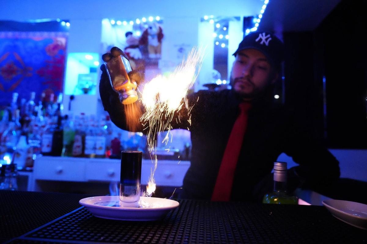 Barcelona 19/02/2026 NEVERLAND : coctelería ambientada en Disney Fotografía de Ferran Nadeu