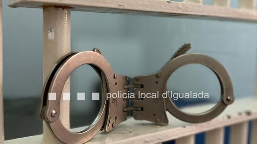 La Policia Local d'Igualada denuncia dos homes per tinença d'estupefaents