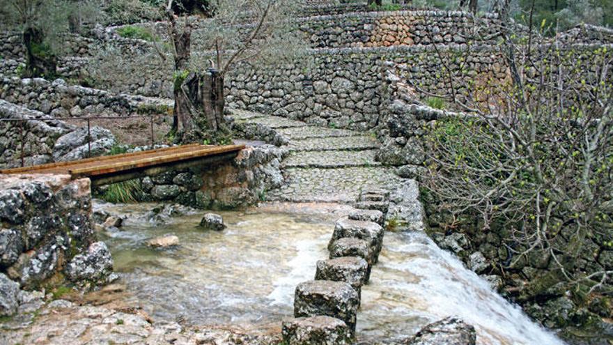 Trockensteinmauern, wie hier im Barranc de Biniaraix, prägen die Serra de Tramuntana.