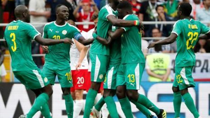 Senegal aprofita els regals de Polònia per sumar un valuós triomf