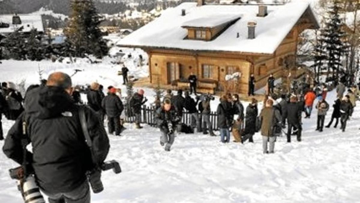 Paparazis en Gstaad, lujosa estación de esquí en Suiza.