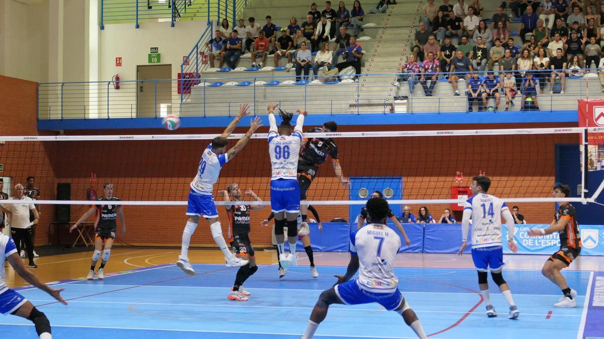 El Servigroup Benidorm hace historia con su primera victoria en la Superliga Masculina