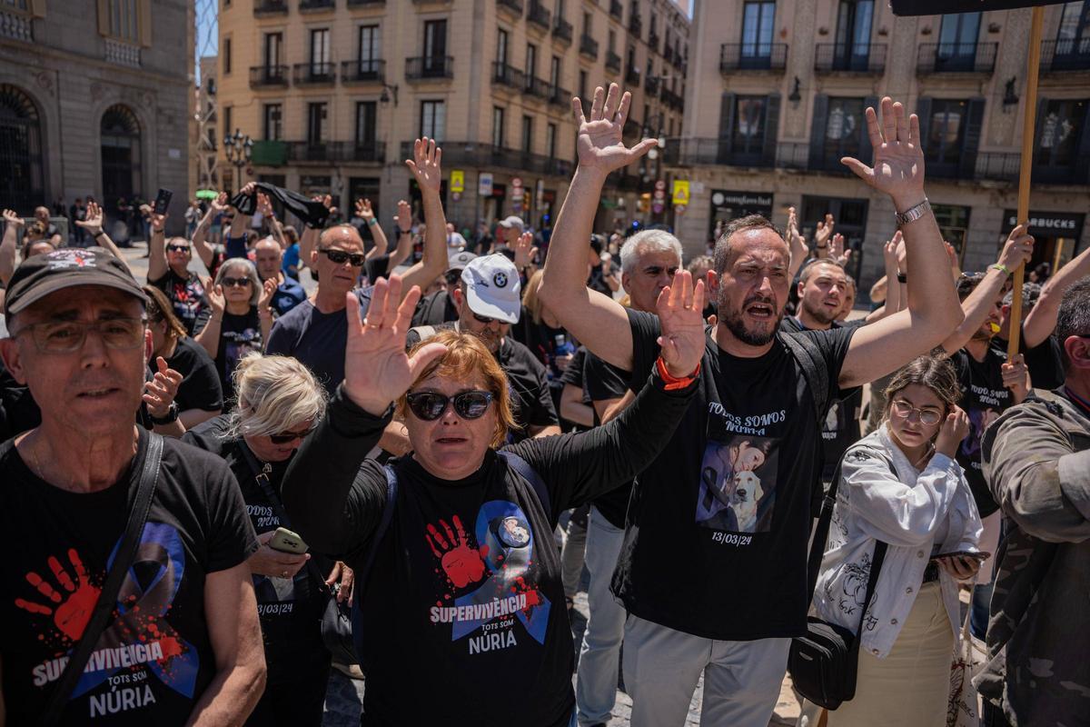 Trabajadores de prisiones se manifiestan en Barcelona para tener mayor seguridad.