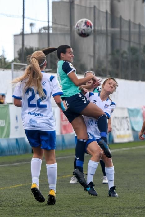 26-01-20  DEPORTES. CAMPOS DE FUTBOL MUNICIPAL DE ARGUENEGUIN. ARGUINEGUIN. MOGAN. Partido de futbol femenino entre los equipos del Femarguín contra el Tenerife B disputado en Campo de futbol Municipal de Arguineguin.  Fotos: Juan Castro  | 26/01/2020 | Fotógrafo: Juan Carlos Castro