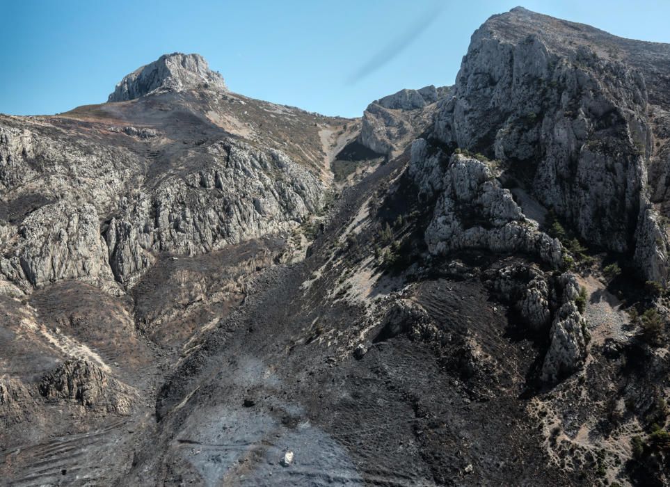 Vistas aéreas del incendio de Bolulla