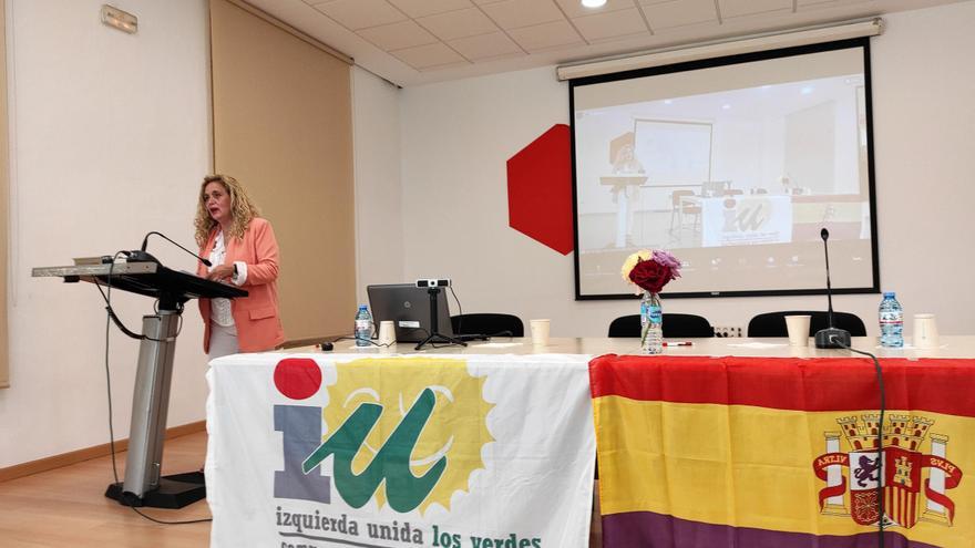 Remedios Ramos, nueva coordinadora local de IU Málaga, en la asamblea local del partido