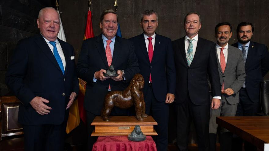 Gabriel Mato recibe el galardón. | | E.D.