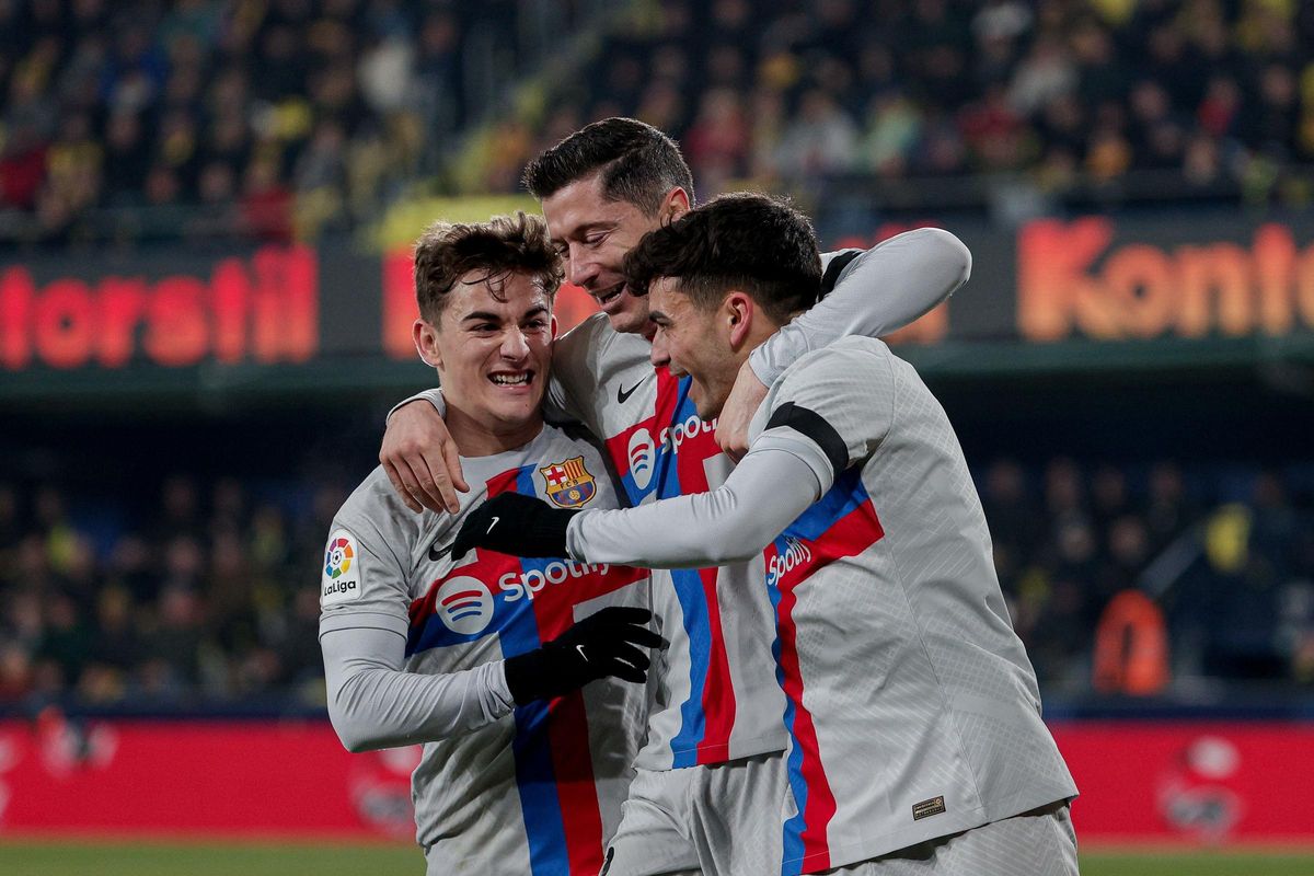 Pedri adelanta al Barcelona en La Cerámica (0-1)
