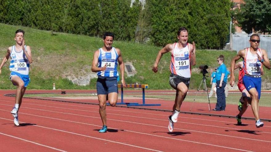 Valcárcel, Requera, Vázquez Trabanco y Sánchez Ramírez, en una semifinal de 100 metros.