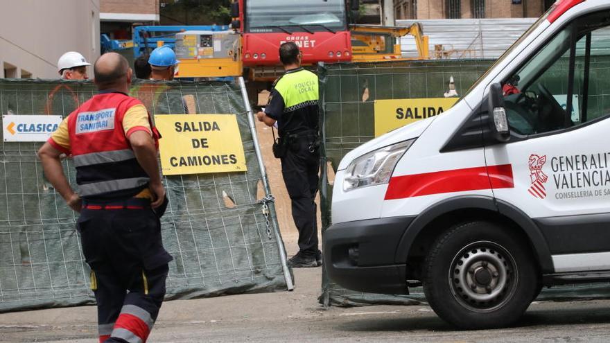 Ambulancias y policías se han personado de inmediato en el lugar de los hechos