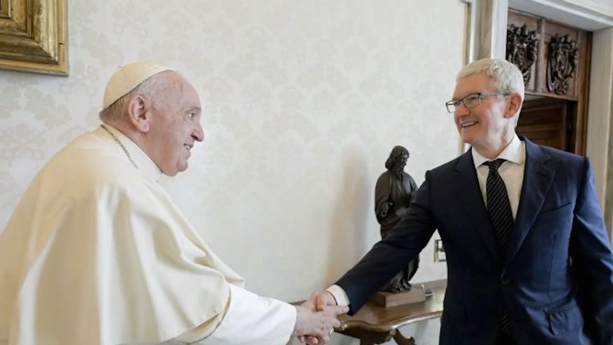 Tim Cook visita al Papa Francisco