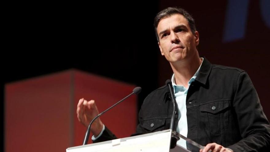 Pedro Sánchez lamenta que Colau esté en el &quot;lado equivocado&quot;