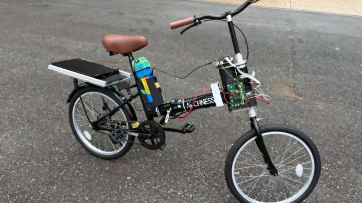 La "bicicleta del futuro" aprende a distinguir un giro de una caída.