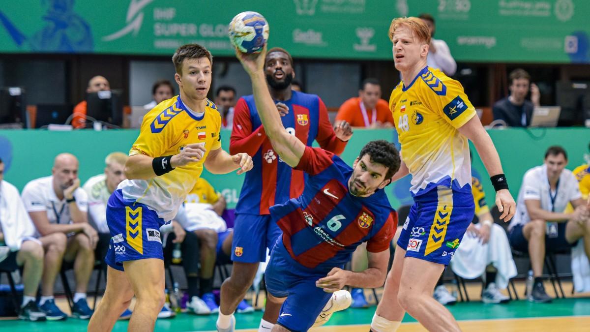 Pol Valera, en una acción del partido