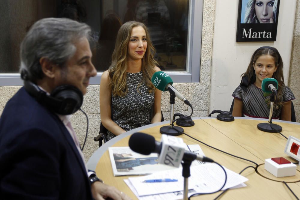 Raquel Alario y Clara Mª Parejo, hoy, en su visita a Editorial Prensa Valenciana.