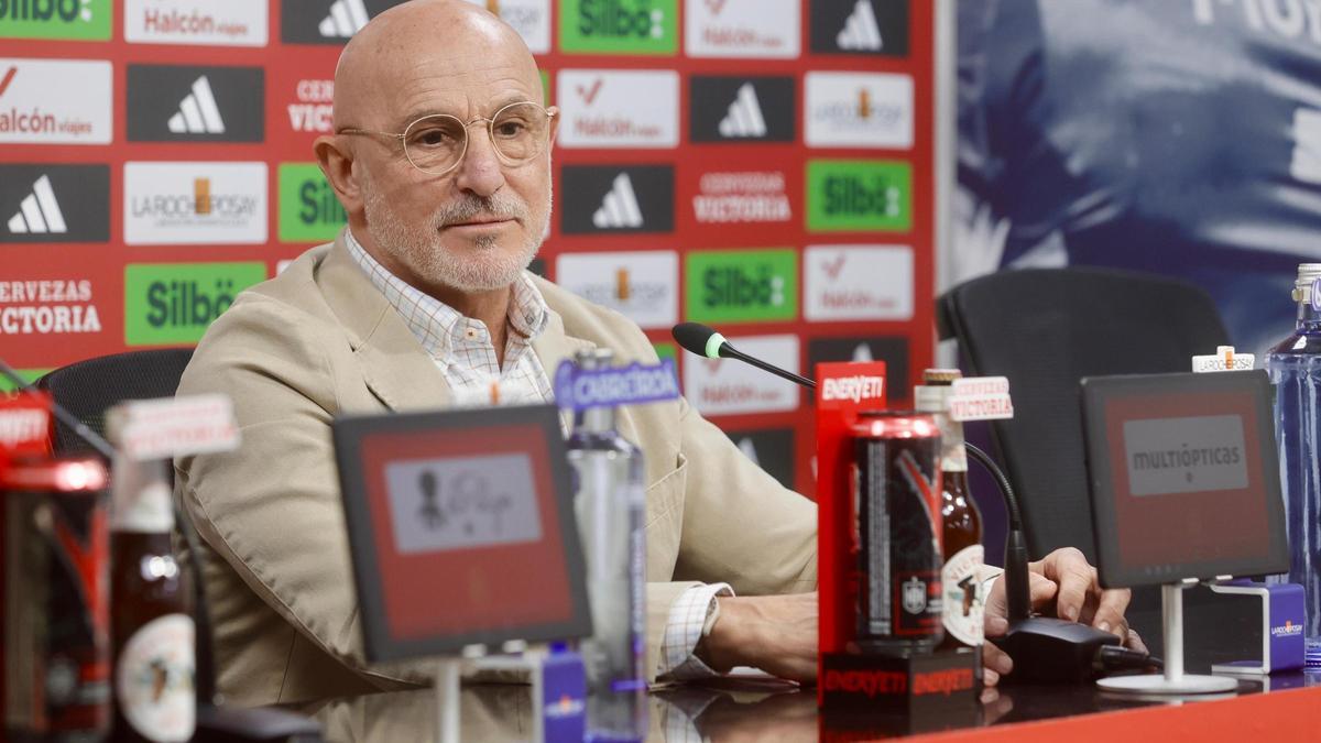 De la Fuente, en la rueda de prensa de Mestalla