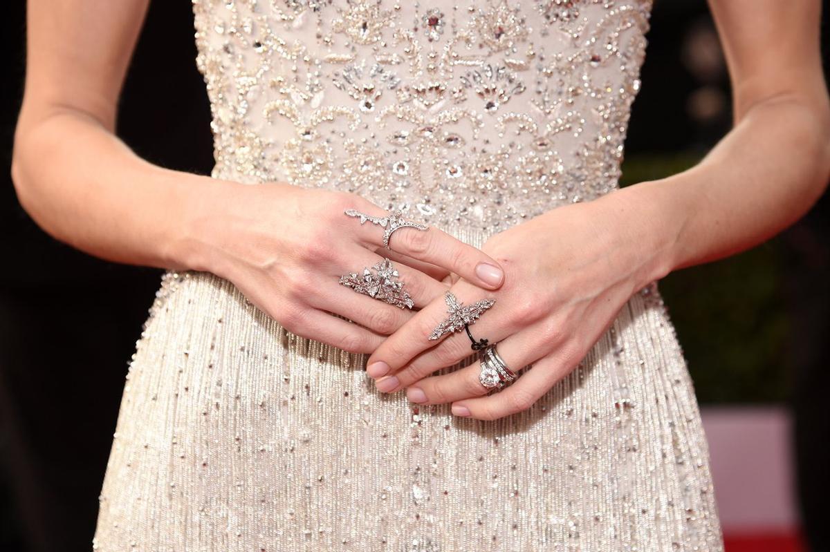 SAG Awards 2018: detalle de los anillos de Allison Williams