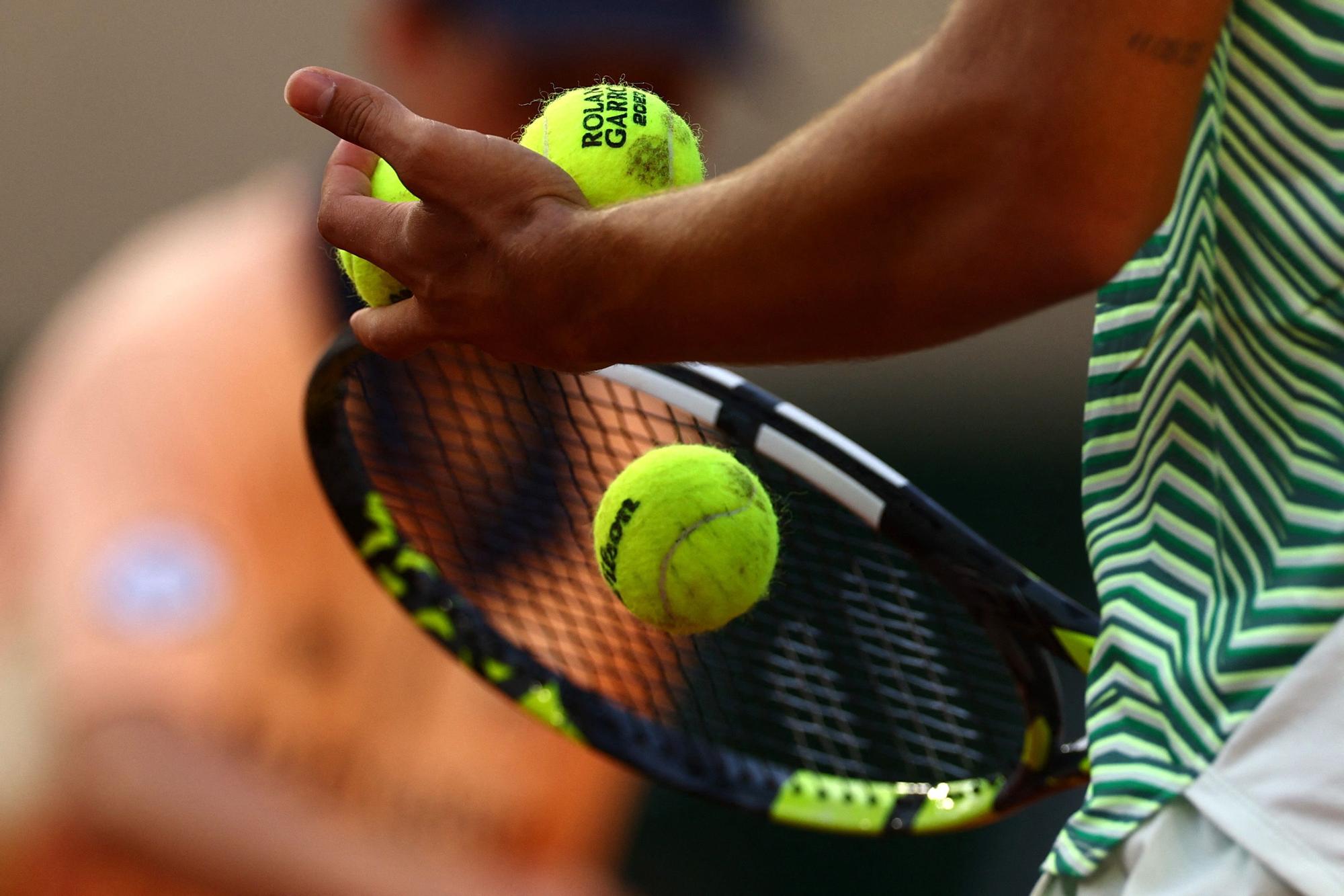 Roland Garros tiene un lío de pelotas: "No se las daría ni a un perro"