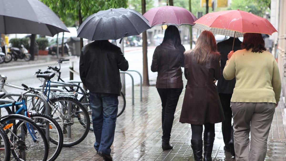 Riesgo de lluvias intensas en el litoral central esta noche