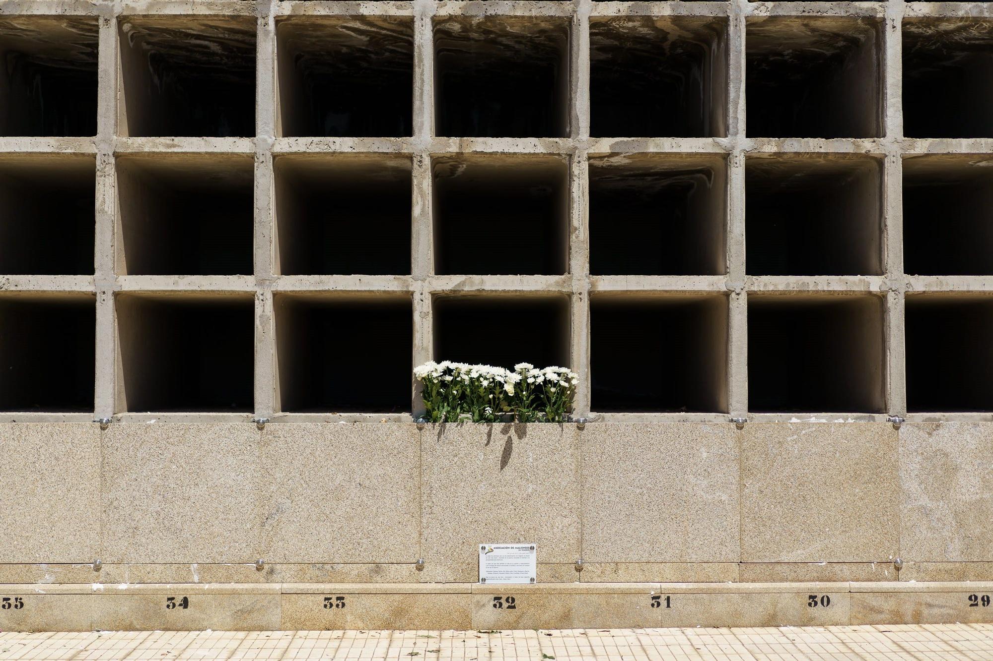 La comunidad maliense rinde homenaje a los fallecidos del cayuco localizado en El Hierro