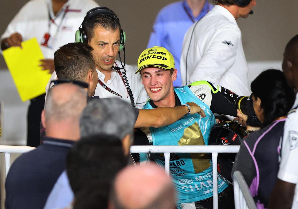 Las imágenes de Jaume Masià como campeón del mundo de Moto3 en Catar
