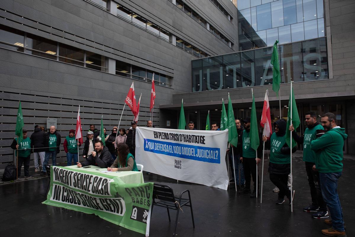 La PAHC va denunciar que jutjats i policia actuen amb més agressivitat en els desnonaments