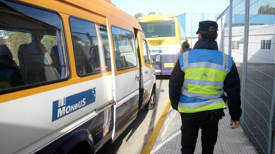 Un agente de la Policía Local de Meaño en un operativo.
