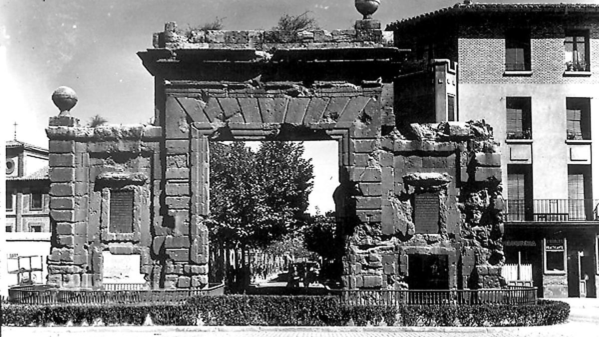 La Puerta del Carmen, 1954