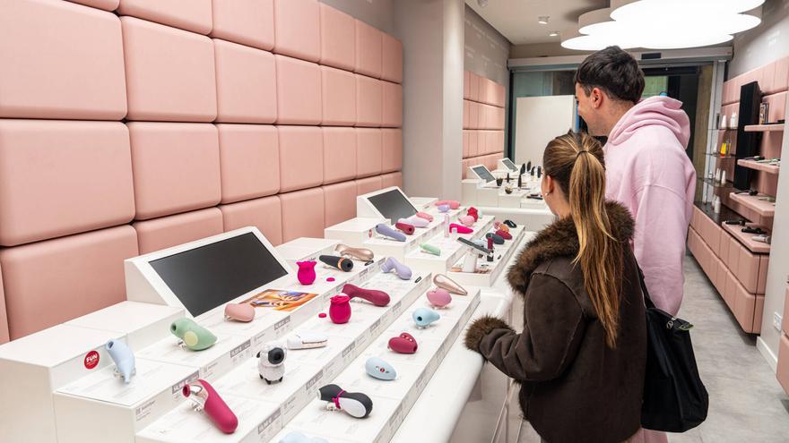 ¿Qué buscan las mujeres en los servicios eróticos? "Un nuevo contrato sexual" reflexiona sobre la evolución del deseo femenino