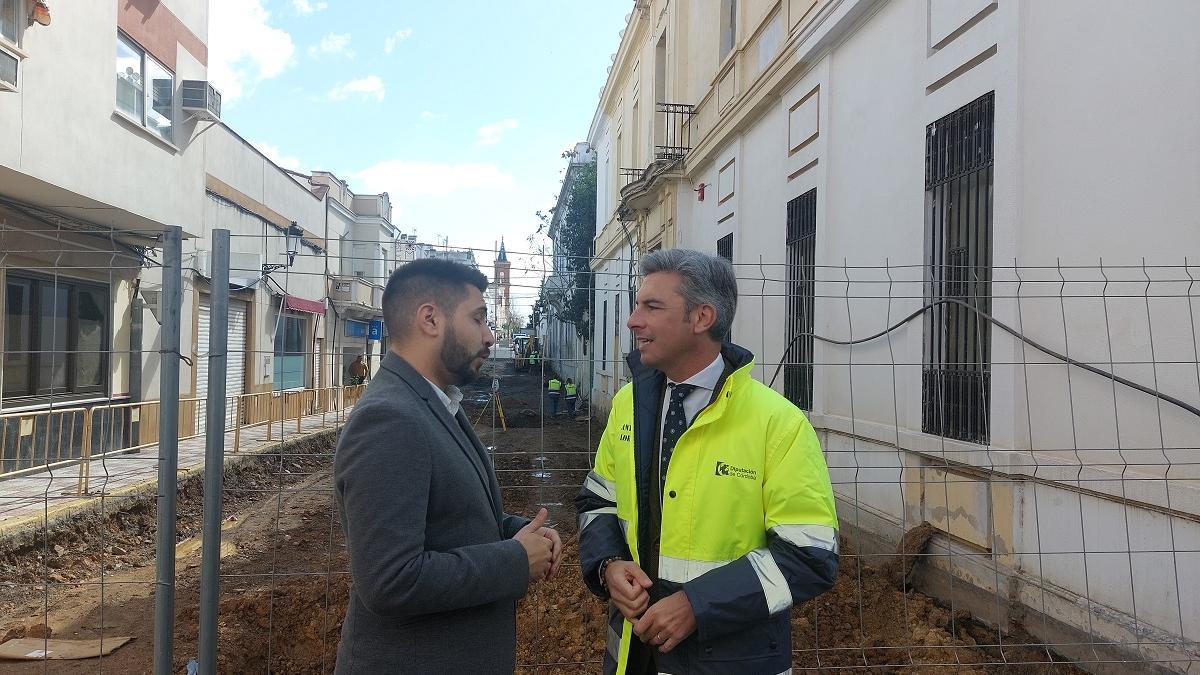 Víctor Manuel Pedregosa y Andrés Lorite, durante la visita a las obras.