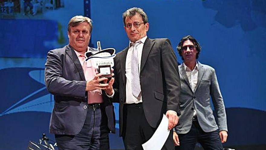 Eduardo Galán y Miguel Ramos, con el premio al Trofeo Miguelito.