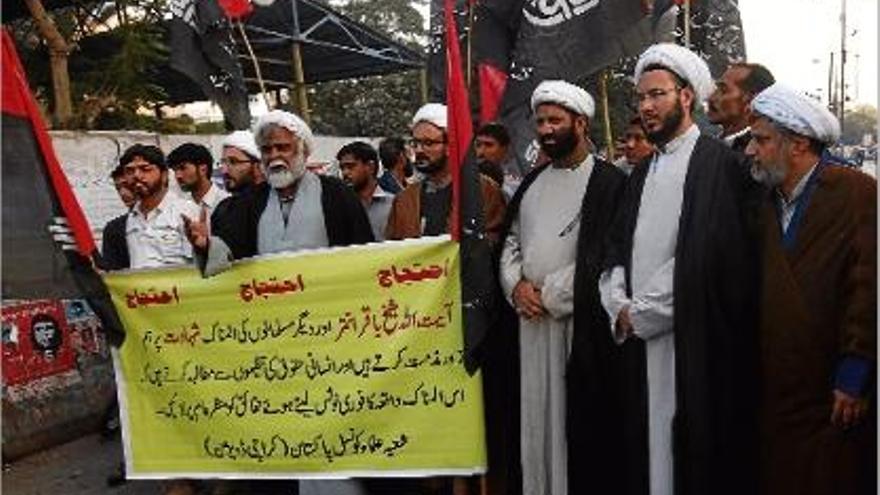 Manifestació al Pakistan contra l&#039;execució del clergue xiïta dissident Baqir al Nimr.