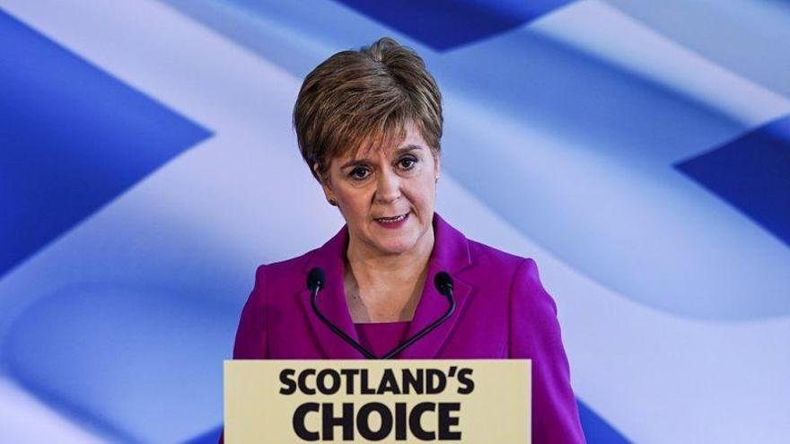 Sturgeon buscará en las urnas el respaldo para celebrar otro referéndum de independencia en el 2021