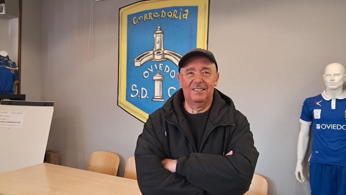 Alfonso Alonso en la oficina del club.