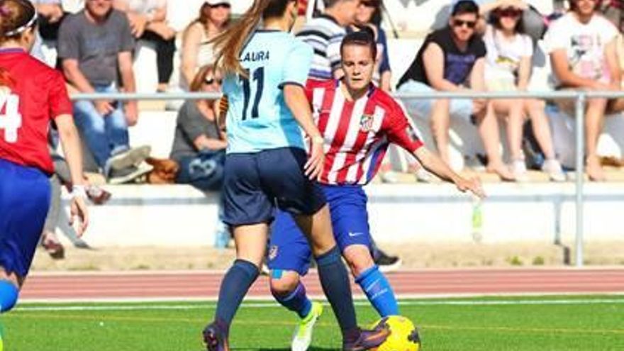 Dotze equips de futbol femení busquen el títol.