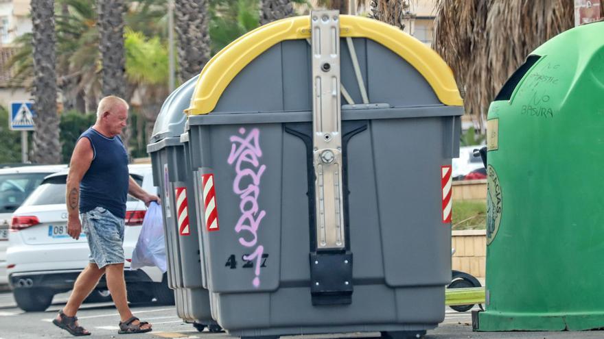 Torrevieja impulsa la recogida de residuos orgánicos puerta a puerta de grandes productores de hostelería y comercio