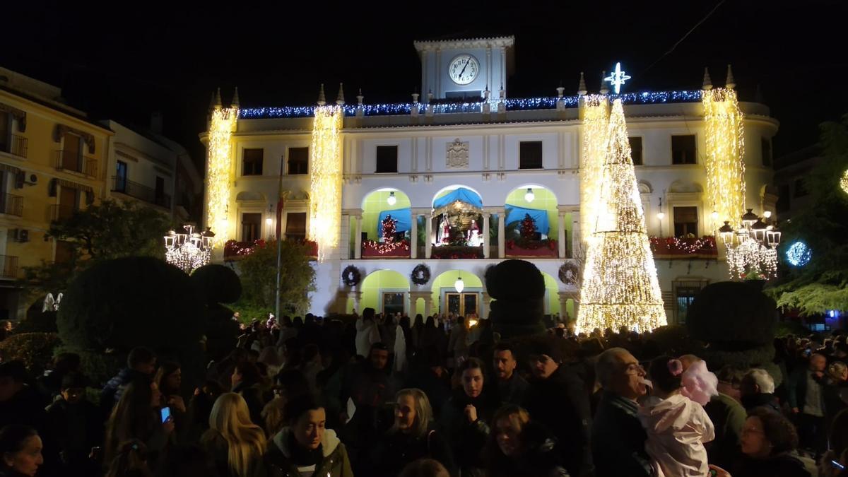 Encendido del alumbrado extraordinario de Navidad en Priego.