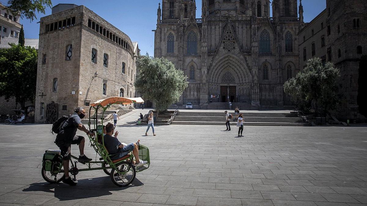 Los alrededores de la catedral de Barcelona, casi sin turistas, el pasado 27 de julio