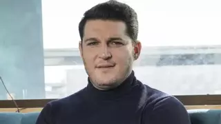 Manu Tenorio visita Las Hurdes para "mostrar que sigue siendo verde" tras el incendio