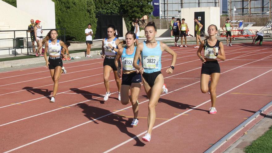 Prueba del 1.500 femenino en el Campeonato de Balears sub-20