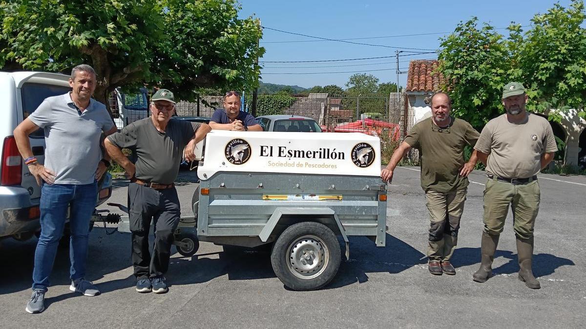 Toyos –izquierda– y miembros de El Esmerillón.