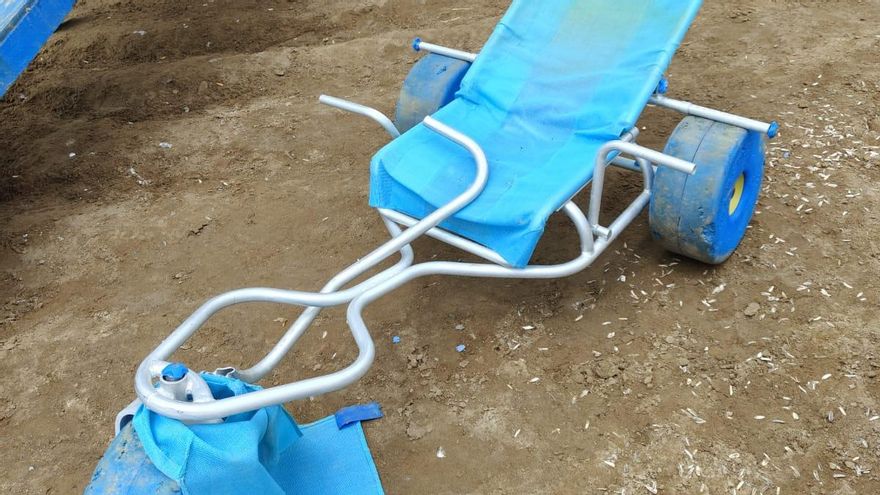 Una avería en todas las sillas anfibias impiden el baño adaptado en Mazarrón