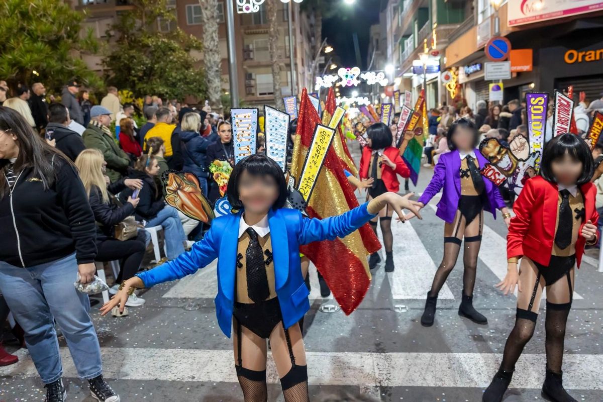 Desfile de Carnaval de Torrevieja con las camparsa Osadía