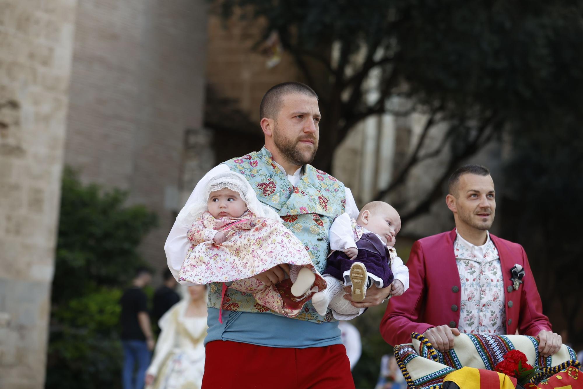 Ofrenda Fallas 2023 | Las fotos más emotivas y especiales del 17 de marzo